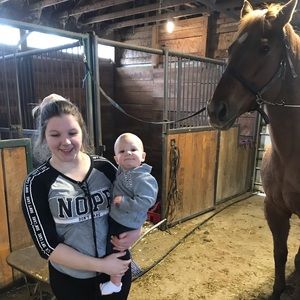 Meet your Posher, Courtney